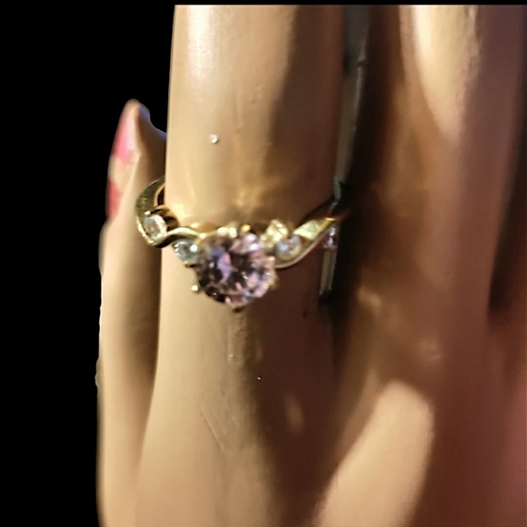 Ring - Picture 2 of 6